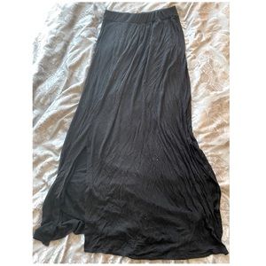 Monteau maxi skirt with slits on sides.
